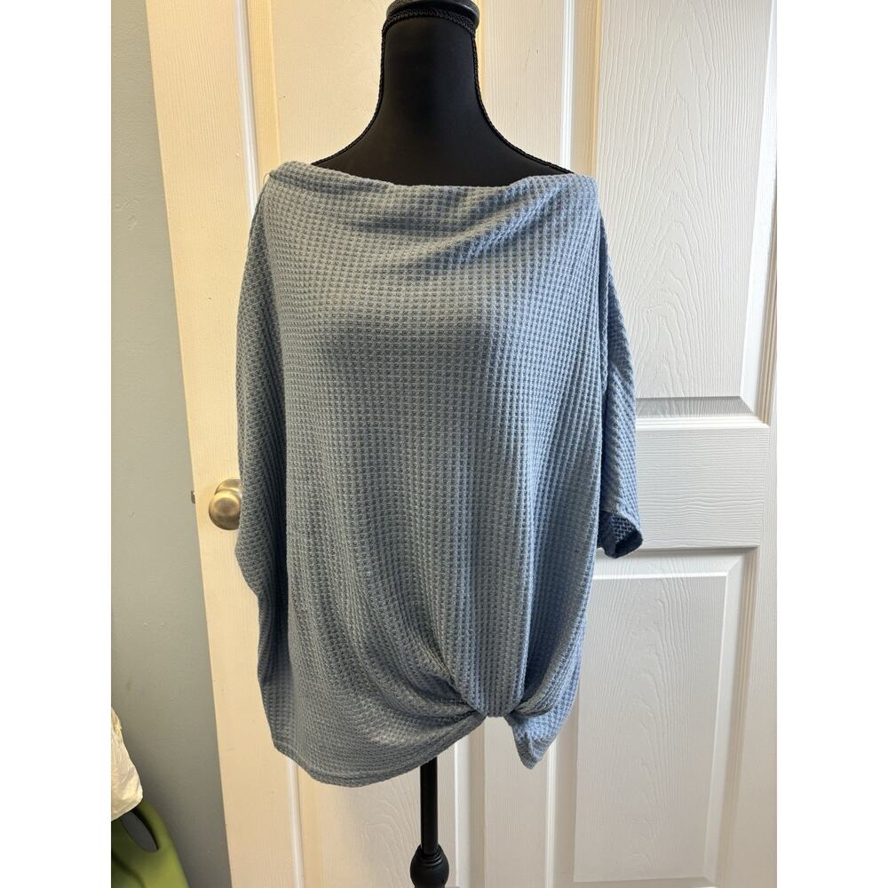 Blue Oversized Waffle Knit Shirt 2X. Slight Picks On The Front